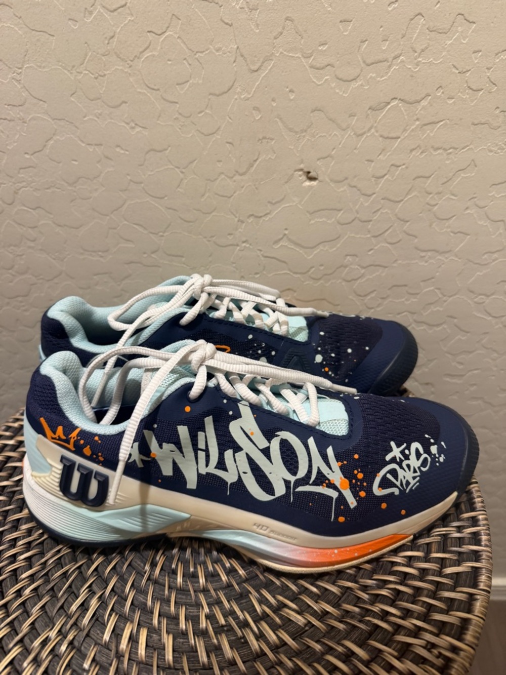Wilson Rush Pro men’s shoes size 10.5 Paris hope